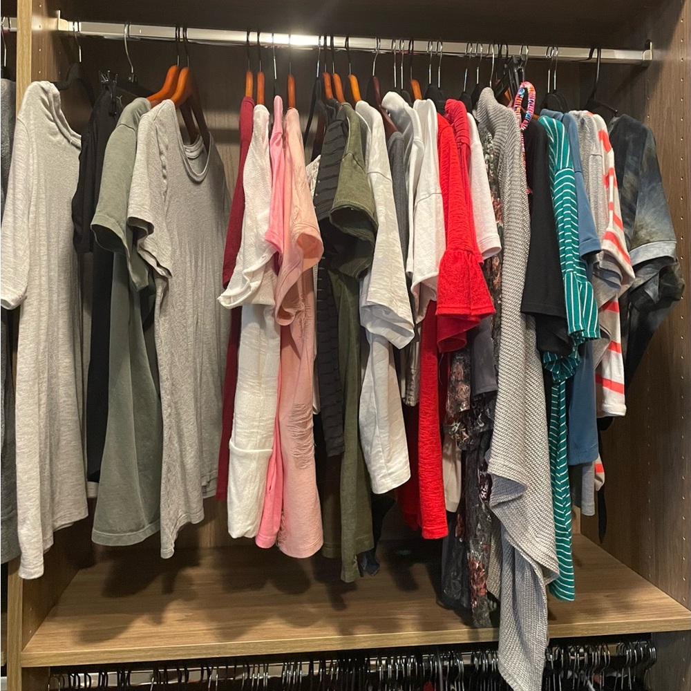 👚 15-Piece Short Sleeve Shirt Bundle – Size Medium: Nordstrom, Gap & More 👚